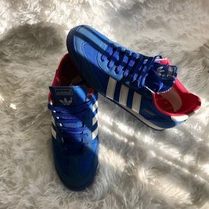 Adidas dragon